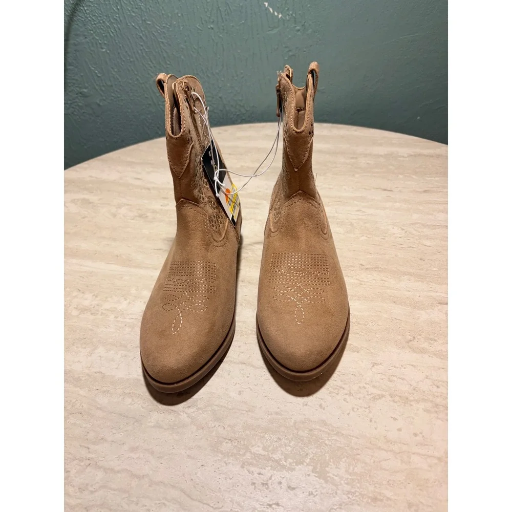 Art Class Girls Tan Faux Suede Western Cowboy Boots Rhinestone Studded Size 2